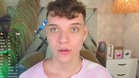 Snapshot of naughty_twink_ chatting on 10.08.25 Noah online show from 10.08.25