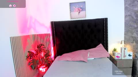 Snapshot of naughty_twink_ chatting on 10.15.25 Noah online show from 10.15.25