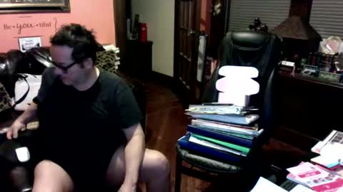 Snapshot of naughtybone chatting on 01.01.25 naughtybone online show from 01.01.25