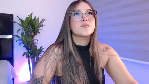 LANAindependent model online show from 12.06.24