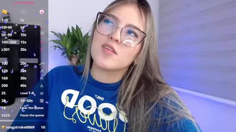 LANAindependent model online show from 12.10.24