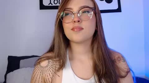 LANAindependent model online show from 09.24.25