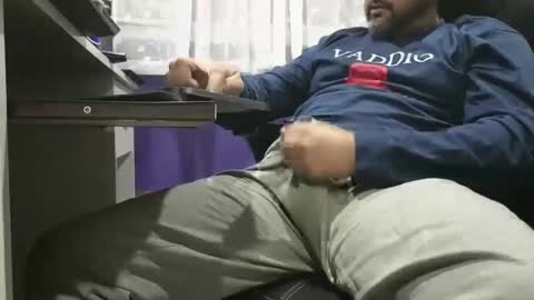 Snapshot of naughtydesicock chatting on 12.17.24 sakhtlaundaz online show from 12.17.24