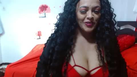 Snapshot of naughtygoddesss chatting on 10.12.25 naughtygoddesss online show from 10.12.25