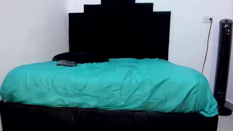 Snapshot of naughtyhoneybee_ chatting on 02.10.26 naughtyhoneybee_ online show from 02.10.26