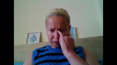 Snapshot of naughtyjennyblondeuk chatting on 04.26.26 naughtyjennyblondeuk online show from 04.26.26