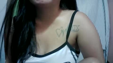 naughtymom_33 online show from 03.30.26