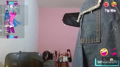 Snapshot of naughtyplayass chatting on 12.18.24 naughtyplayass online show from 12.18.24