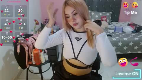 Snapshot of naughtyplayass chatting on 01.10.25 naughtyplayass online show from 01.10.25