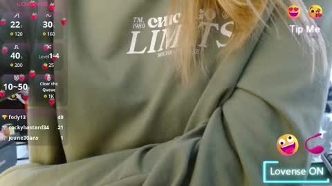 Snapshot of naughtyplayass chatting on 01.17.25 naughtyplayass online show from 01.17.25