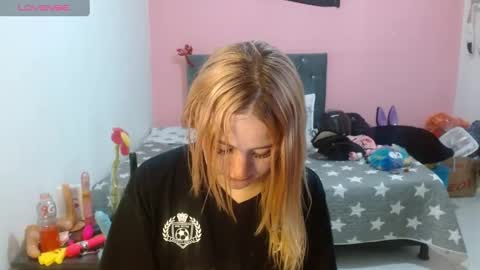 Snapshot of naughtyplayass chatting on 01.28.25 naughtyplayass online show from 01.28.25