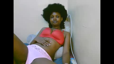 Snapshot of naughtysammur25 chatting on 11.08.25 naughtyqueen online show from 11.08.25