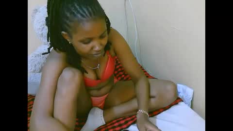 Snapshot of naughtysammur25 chatting on 11.23.25 naughtyqueen online show from 11.23.25