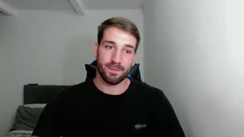 Snapshot of naugthy18boy chatting on 01.20.25 Nico online show from 01.20.25