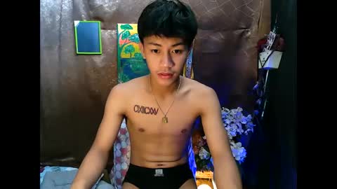 Snapshot of naugthyboyloy chatting on 09.18.25 Loy online show from 09.18.25