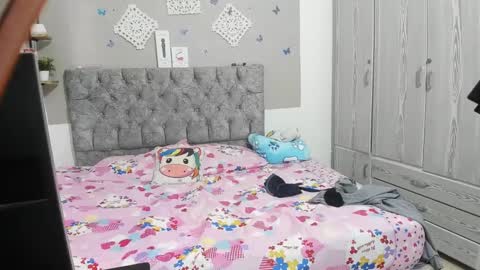 nay_and_aleja online show from 12.04.24