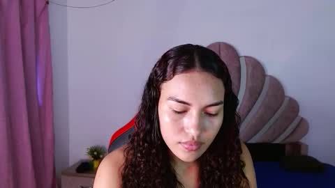 naya_fox1 online show from 02.10.26