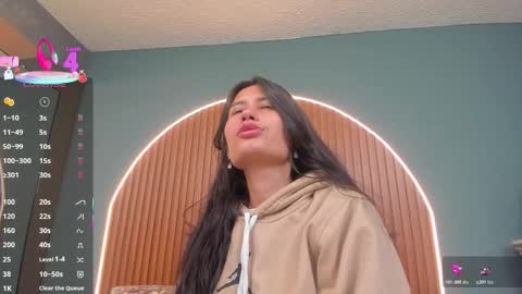 Naye  online show from 12.22.25