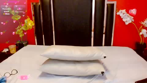 Snapshot of nayla_garner chatting on 02.01.25 Lady Nayla online show from 02.01.25