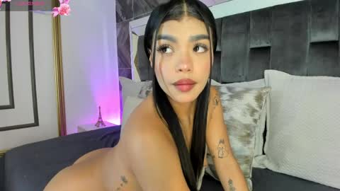 Snapshot of naylagrey chatting on 04.27.26 online show from 04.27.26