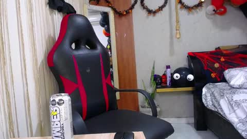 Snapshot of nazper_ chatting on 10.27.25 Nazper online show from 10.27.25