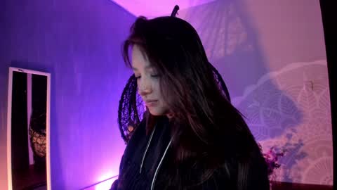 Snapshot of ne_fertari chatting on 12.29.24 Nefertari online show from 12.29.24