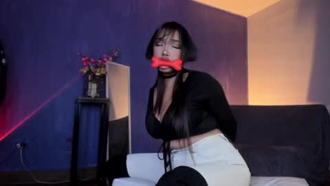 Snapshot of ne_fertari chatting on 01.21.25 Nefertari online show from 01.21.25