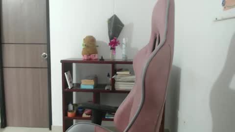 Snapshot of nebyula_star chatting on 04.25.26 Nebyula online show from 04.25.26