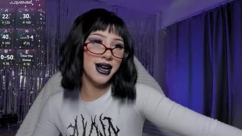 Snapshot of necucubi chatting on 02.12.26 Eva online show from 02.12.26