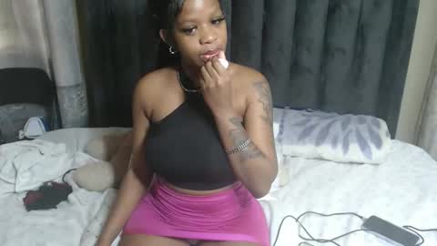 Snapshot of neeshaah chatting on 04.26.26 Neeshaa online show from 04.26.26