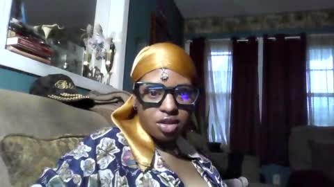 nefertitibank online show from 07.14.26