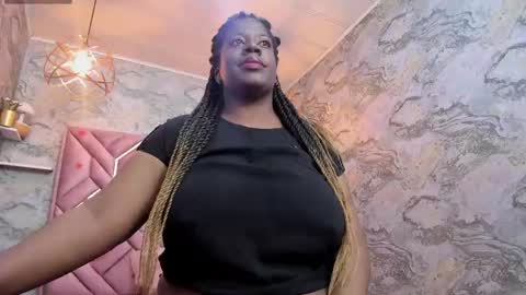 Snapshot of neffertiry_ebonny chatting on 05.17.26 Nefer online show from 05.17.26