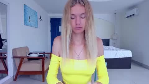 Snapshot of neighbours_love chatting on 12.02.24 neighbours_love online show from 12.02.24