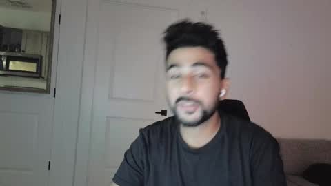 Snapshot of neilsing chatting on 09.22.25 neil online show from 09.22.25