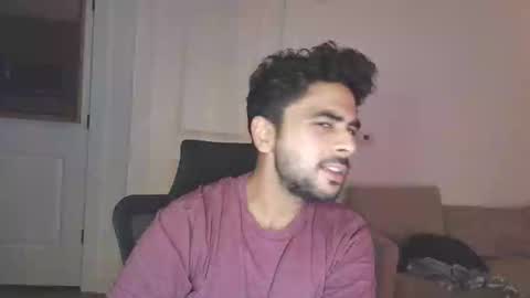 Snapshot of neilsing chatting on 10.09.25 neil online show from 10.09.25