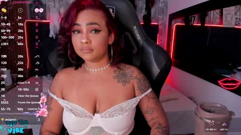 Snapshot of nekomisaki chatting on 02.06.25 Miah online show from 02.06.25