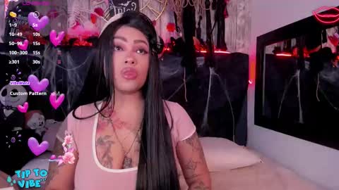 Snapshot of nekomisaki chatting on 11.01.25 Miah online show from 11.01.25