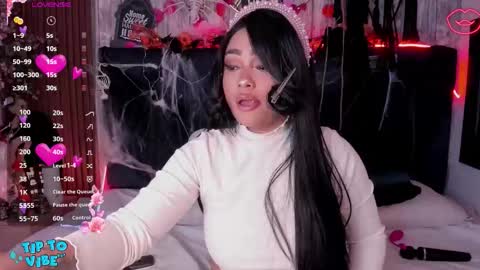 Snapshot of nekomisaki chatting on 11.10.25 Miah online show from 11.10.25