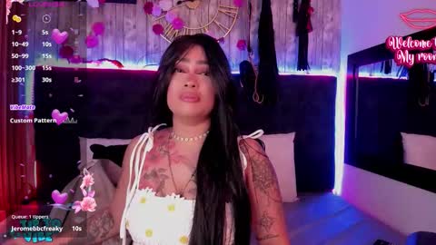 Snapshot of nekomisaki chatting on 11.28.25 Miah online show from 11.28.25