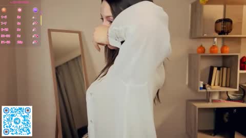 Vicky and Beatrice online show from 03.02.26