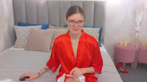 Snapshot of nellloyns chatting on 01.25.25 Nelly online show from 01.25.25