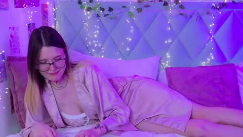 Snapshot of nellloyns chatting on 01.27.25 Nelly online show from 01.27.25