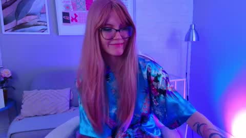 Snapshot of nellloyns chatting on 02.09.25 Nelly online show from 02.09.25