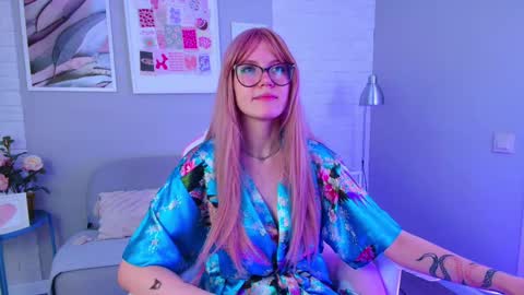 Snapshot of nellloyns chatting on 02.09.25 Nelly online show from 02.09.25