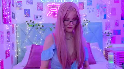 Snapshot of nellloyns chatting on 02.10.25 Nelly online show from 02.10.25