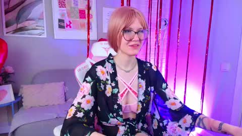 Snapshot of nellloyns chatting on 02.15.25 Nelly online show from 02.15.25