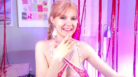 Snapshot of nellloyns chatting on 02.19.25 Nelly online show from 02.19.25