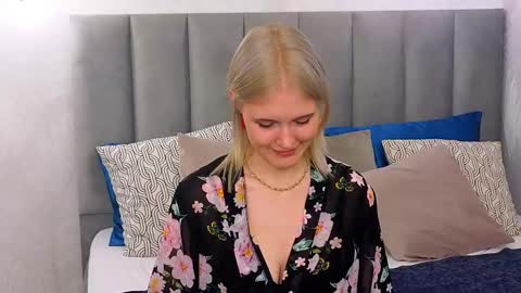 Snapshot of nellloyns chatting on 02.27.25 Nelly online show from 02.27.25