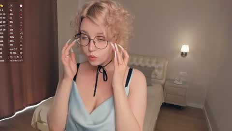 Snapshot of nelly_gloss chatting on 07.17.26 nelly_gloss online show from 07.17.26