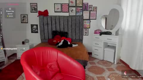 nenitaa_ online show from 05.18.26